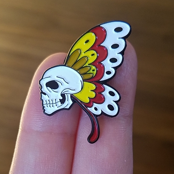Jewelry - *2 for $13* Skul w/ Butterfly Headdress Enamel Pin
